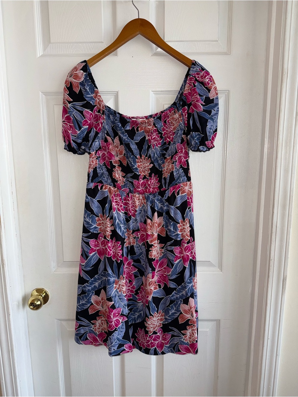 ROXY Floral Puff-Sleeve Mini Dress in Navy and Pink